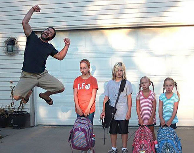 Parents Post That Horrible Moment Their Kids Go Back To School